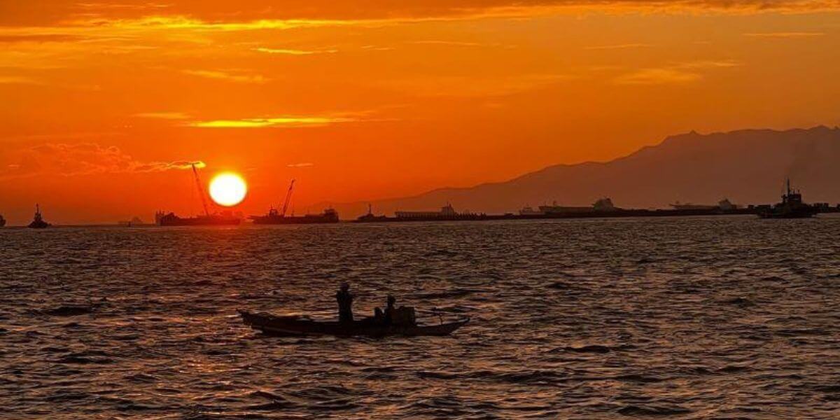 【得価格安】■マニラ湾　夕焼け　フィリピン　風景写真　★ 額縁付 Ａ３ノビ 自然、風景